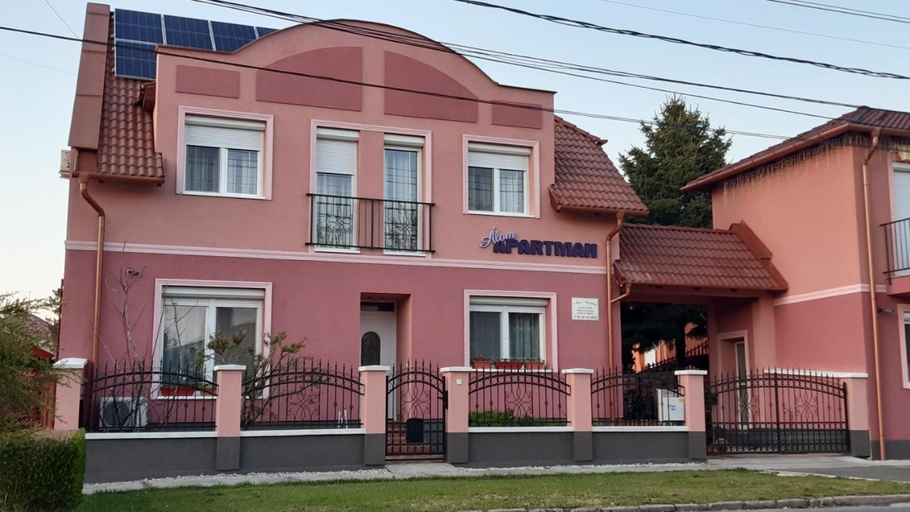 Alom Apartman Hajdúszoboszló Exterior foto