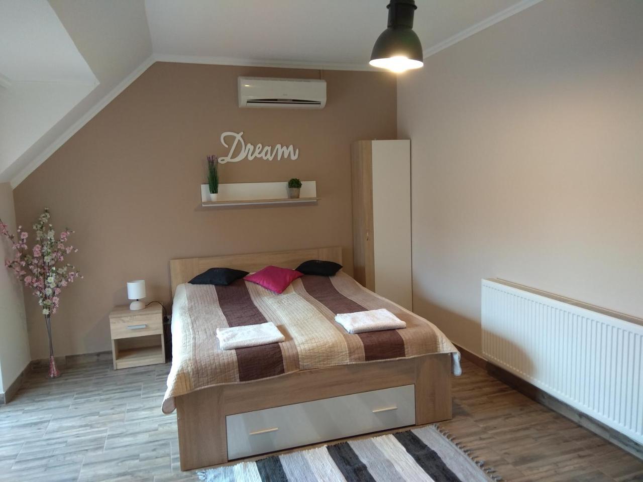 Alom Apartman Hajdúszoboszló Exterior foto